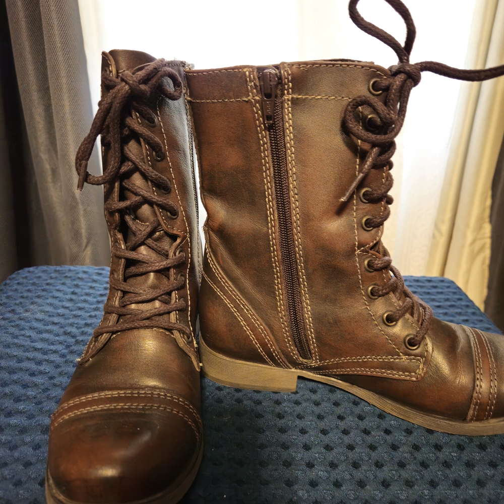 Steve MADDEN Brown Lace-Up Leather Boots, SIZE 7